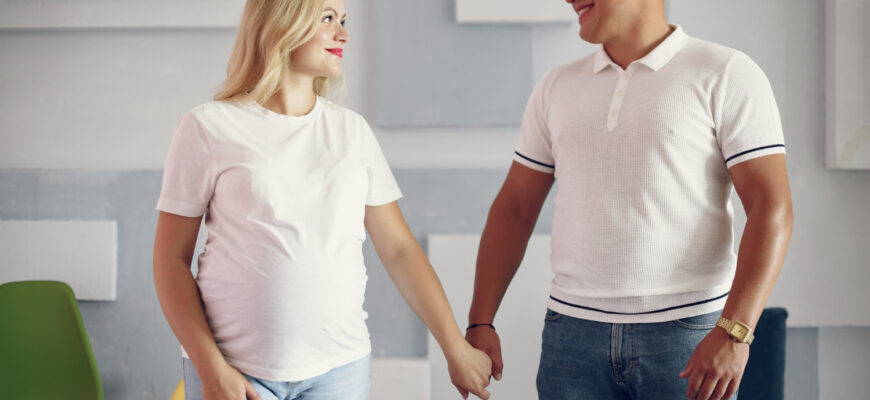 Aide du partenaire pendant l'accouchement